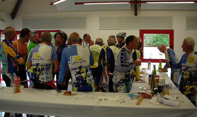 2011-09-25 32 Y a pas que les femmes qui papotent.JPG